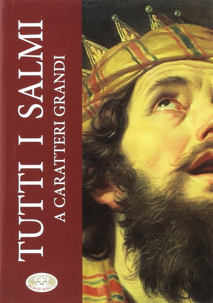 Libro dei salmi della Bibbia con il salmo 130 dei Profundis per la preghiera cristiana